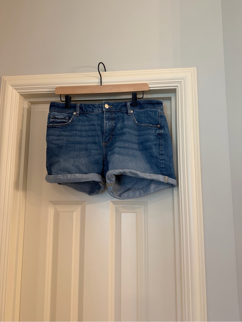 LOFT Women's Rolled Hem Denim Shorts - Medium Blue